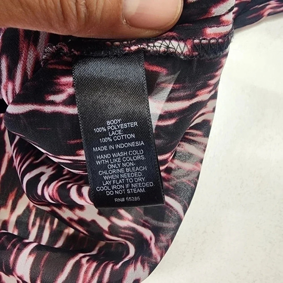 Express Pattern 3/4 Sleeve Keyhole Blouse SP - Picture 9 of 10